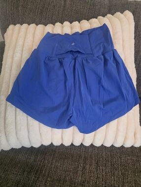 Halara High Waisted Back Pocket And Hidden Side Pocket 2-in-1 Blue Yoga Shorts